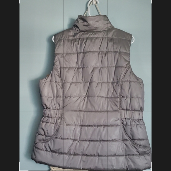 Cute grey puff vest - Picture 4 of 5